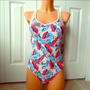 NWT Vince Camuto ‘Cruise’ One Piece Swinsuit
